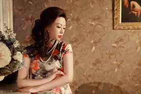 女人40一枝花，中年女人被倒追，会有怎样的反应？图片