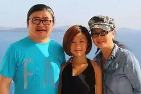 刘欢：当年瞒着岳父母闪婚，将二老当亲生父母孝顺图片