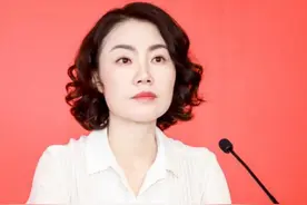 中国最贵女秘书朱旭：年薪849万，年终奖1000万，47岁至今未婚图片