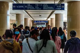 吞口水像“吞刀片”，咽喉炎患者增多，是新冠“二阳”吗？图片