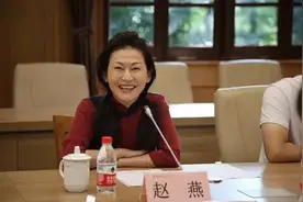 山东女富豪赵燕，身价555亿，产品年净利润7.8亿图片