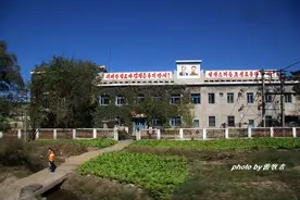 朝鲜农村小学怎么样？学生所有费用全免，每天上课3-4小时图片