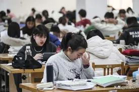 校长吐槽“白天睡觉晚上刷题”的心机学霸，背后有3层意思图片