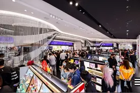耀在未来，丝芙兰中国首家未来概念店亮相上海 非凡呈现2023春夏独家新品图片