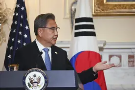 韩国嘴上要沟通背后放毒箭，中国万吨海警船巡视苏岩礁，开启反制图片