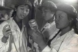 对越作战老兵回忆：在师部集训，我又闯祸了，30个女兵要求处分我图片