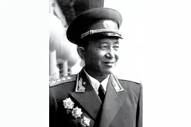 揭秘78年被制止的海军阅兵，在邓公支持下，罗瑞卿出山反对华国锋图片