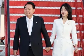 光靠模仿就能美出圈？韩国第一夫人让人惊艳的，不仅仅只是美貌图片
