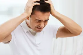 脑袋如果出现4种表现，可能是肺癌来临的信号，请及时做检查图片