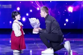 侏儒网红身高1.1米，嫁1.87米大帅哥，结婚2年为何哭着闹离婚？图片