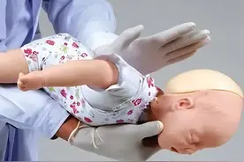 小孩异物卡喉怎么办？“海姆立克”急救法关键时刻能救命图片