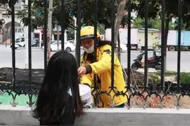 大学不允许学生点外卖，发现就扣学分，学生无奈将学校骂到热搜图片