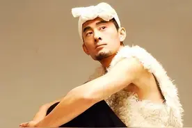 从“草根”逆袭成明星,打败凤凰传奇的阿宝,销声匿迹只因人设崩塌图片