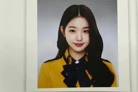韩国财阀的宠儿，戴一套房子走红毯图片