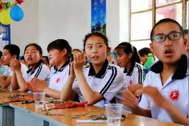初中毕业没考上高中，去学幼师还是卫校？听听老师的建议图片