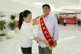 小区里的军休所——“参军也光荣，退休也光荣！”图片