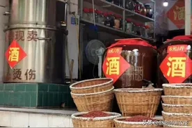 农村散酒只要6元1斤，为什么依旧没人敢喝？酿酒师道破“真相”图片