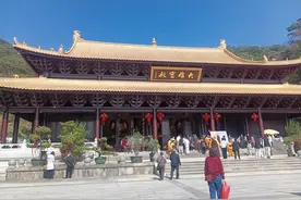 乘公交去乡下：黄埔永和，发展快，有一座寺庙越建越大图片