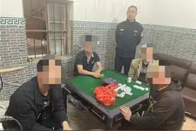 抓获12人！钦州警方查处一个涉黄窝点、两个赌博窝点图片