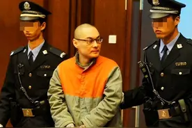 2013年北京男子嫌婴儿车挡道，将2岁女娃举起摔地致死，法院判了图片