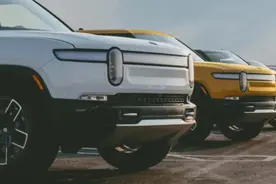Rivian R1T/S详细数据曝光：纯电皮卡蓝海下，谁能占先机？图片