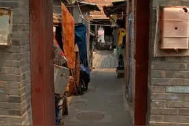 蜗居在北京胡同里的土著：不想跟外地人结婚，本地人又瞧不上自己图片