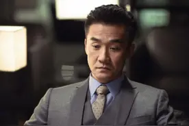 黄志忠：抛弃相爱13年的何音，52岁依旧单身，有柯蓝陪伴不孤单图片