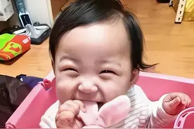 可恨！16个月女婴被虐内脏破裂、肠断骨碎，凶手：她自己摔的图片