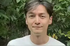 太吓人了！这些明星突然就老的不成样子了，网友：岁月真没优待谁图片
