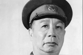 [红色记忆]开国上将陈士榘：和邓公打牌一点面子都不给，邓公：他太傲了图片