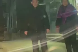 男子回乡过年父母凌晨门口等2小时图片