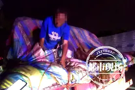 男子身无分文欲回乡，躲在货车篷布里搭了800多里“顺风车”图片