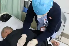 阳后怎么康复 | 带您了解翻身拍背排痰法图片
