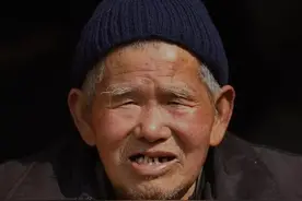 6旬光棍年轻时挣点钱吃光用光不正混，现住养老院无人管，啥情况图片