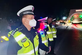 数百名警力迅速集结！全力投入震后救援工作图片