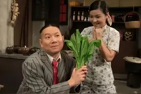 《七十二家房客》当中的西洋蔡扮演者张鹏，他才是现实中的金医生图片