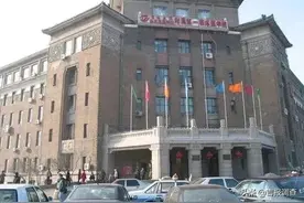 吉林大学第一医院门诊有序开放！临床科室基本均开放，急危重症患者可随时就诊图片