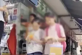 央视曝光毒玩具！致癌物严重超标，50%造成性早熟，很多孩子在玩图片
