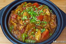 茄子里加1个西红柿这样做太香了，汤汁浓郁，开胃下饭比吃肉解馋图片