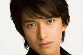 “东北人”阿部力：前妻小史可，婚内不伦毁事业，今开饺子店谋生图片