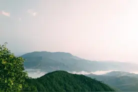 十首著名青山诗词，完美诠释“人不负青山，青山定不负人”图片