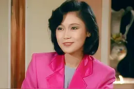 她是新加坡首位被称“阿姐”艺人，与丈夫相伴32年，儿女皆高颜值图片
