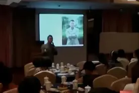 风水大师专给富婆算命,有几颗痣都知道,被捕后坦言：曾是美容院的图片