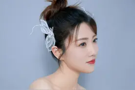 张纯烨，靓丽清新的美女主持，清新脱俗的气息，让人羡慕图片