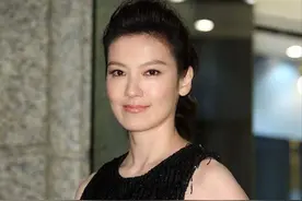 46岁林熙蕾嫁富豪嫩成少女，生俩娃身材仍火辣，豪宅一幅画10万多图片