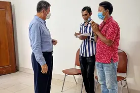 积极搜救中国人，4名柬埔寨渔夫各获500美元奖励图片