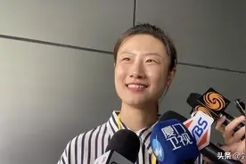 陆生团首站访台积创新馆 奥运金牌得主丁宁受瞩目喊：想尝台湾美食图片