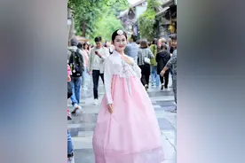 “在逃公主”闪现巴蜀老街，最炫吉林风席卷成都！图片