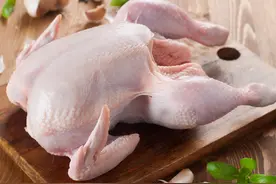 鸡肉含有大量激素，有害还会致癌？辟谣：2种肉真的要少吃图片