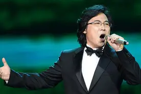 学钢琴的好处！上音院长廖昌永：人穷志不能短，从穷小子到院长图片